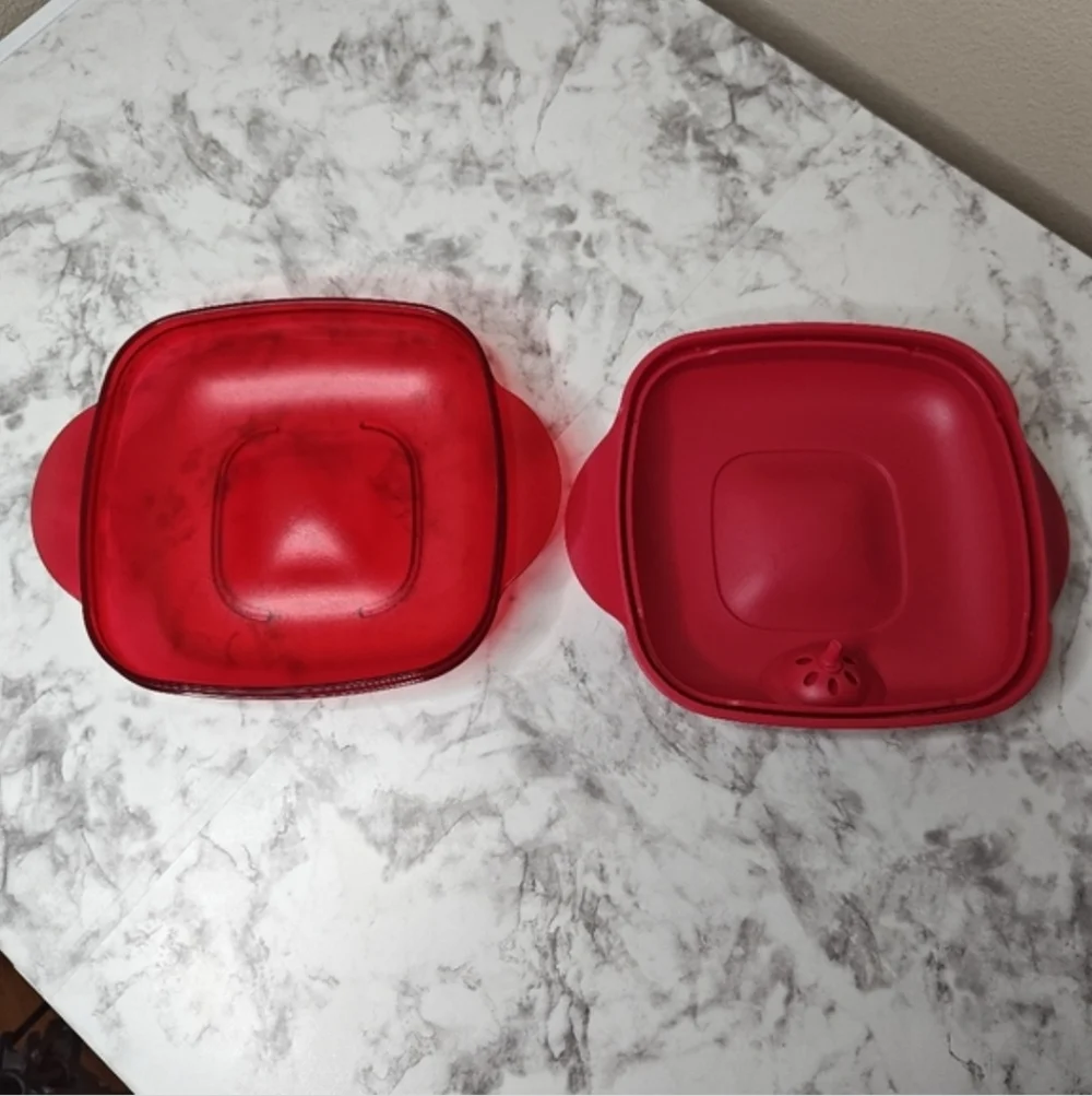 Tupperware Vent ‘N Serve 475ml Red Square Microwave Dish with Vented Lid